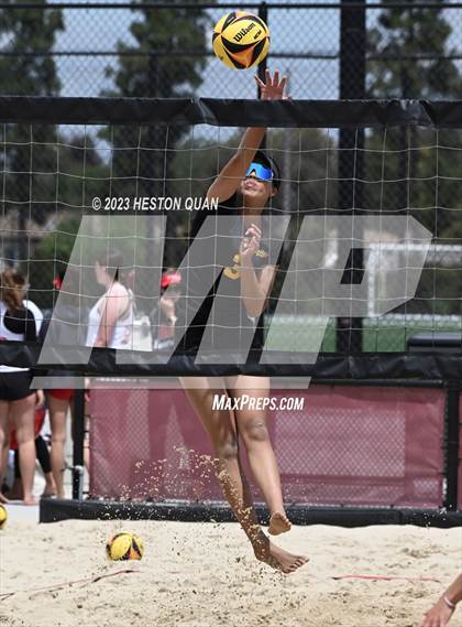Thumbnail 1 in Mira Costa vs. Mater Dei (CIF-SS D1 Semi-Final) photogallery.