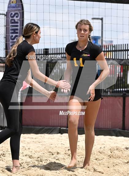 Thumbnail 3 in Mira Costa vs. Mater Dei (CIF-SS D1 Semi-Final) photogallery.