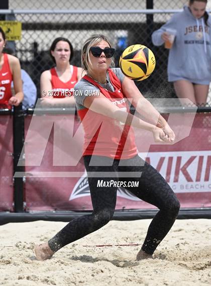 Thumbnail 1 in Mira Costa vs. Mater Dei (CIF-SS D1 Semi-Final) photogallery.