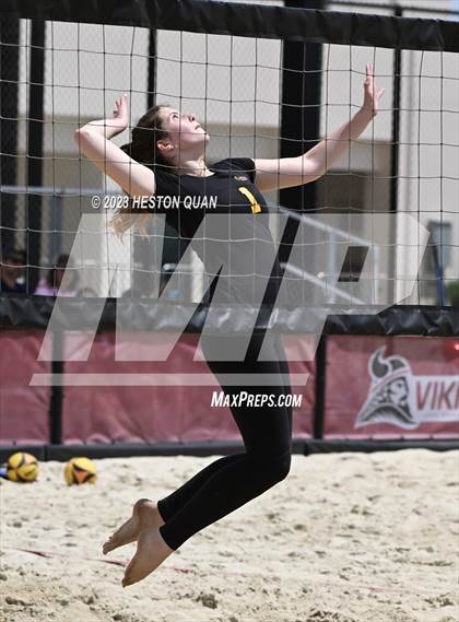 Thumbnail 1 in Mira Costa vs. Mater Dei (CIF-SS D1 Semi-Final) photogallery.