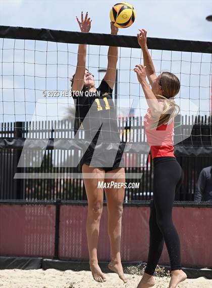 Thumbnail 1 in Mira Costa vs. Mater Dei (CIF-SS D1 Semi-Final) photogallery.