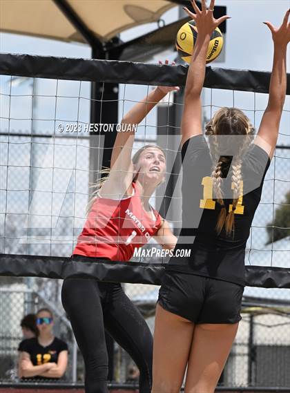 Thumbnail 2 in Mira Costa vs. Mater Dei (CIF-SS D1 Semi-Final) photogallery.