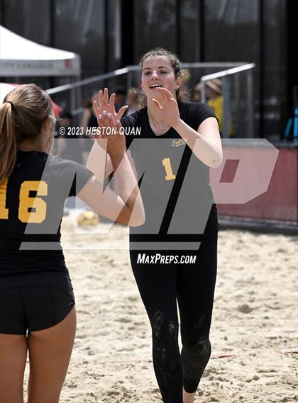 Thumbnail 2 in Mira Costa vs. Mater Dei (CIF-SS D1 Semi-Final) photogallery.