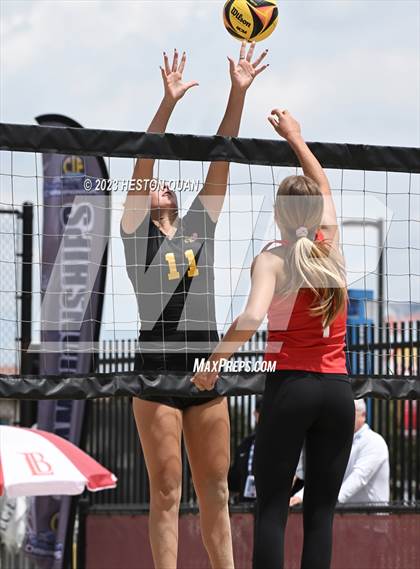 Thumbnail 3 in Mira Costa vs. Mater Dei (CIF-SS D1 Semi-Final) photogallery.