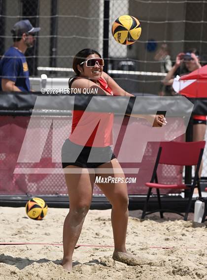 Thumbnail 3 in Mira Costa vs. Mater Dei (CIF-SS D1 Semi-Final) photogallery.
