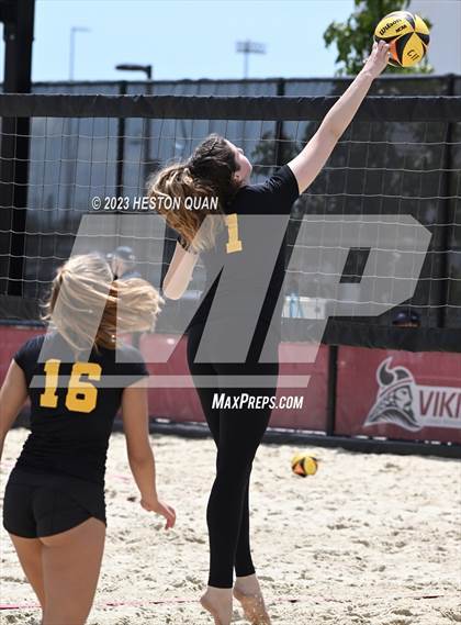Thumbnail 1 in Mira Costa vs. Mater Dei (CIF-SS D1 Semi-Final) photogallery.