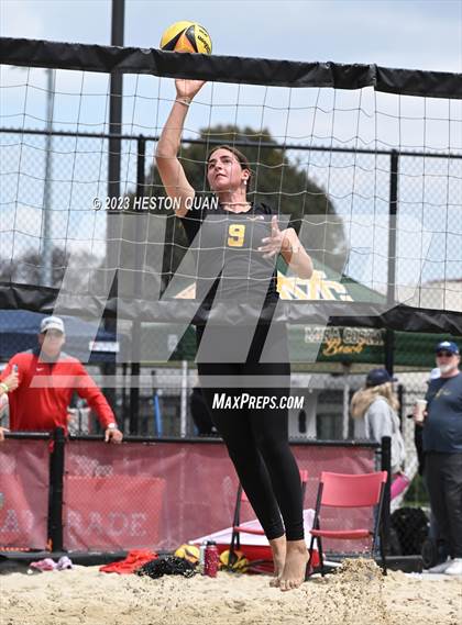 Thumbnail 2 in Mira Costa vs. Mater Dei (CIF-SS D1 Semi-Final) photogallery.
