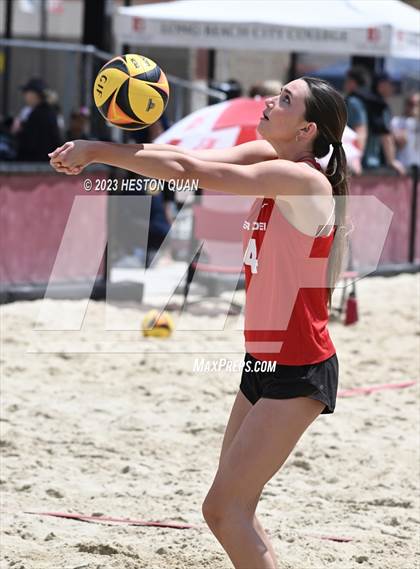 Thumbnail 1 in Mira Costa vs. Mater Dei (CIF-SS D1 Semi-Final) photogallery.