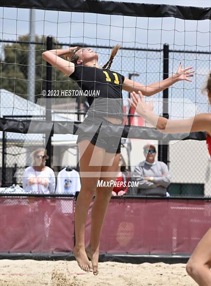 Thumbnail 3 in Mira Costa vs. Mater Dei (CIF-SS D1 Semi-Final) photogallery.