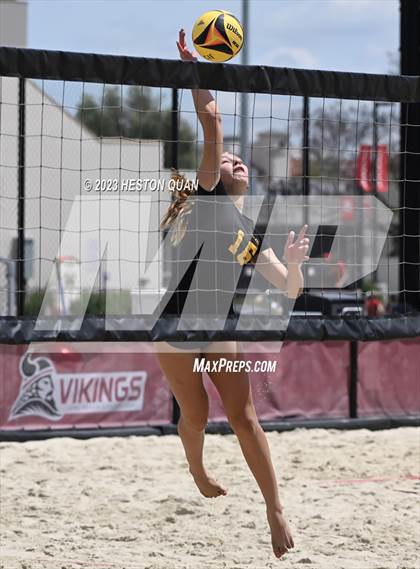 Thumbnail 1 in Mira Costa vs. Mater Dei (CIF-SS D1 Semi-Final) photogallery.