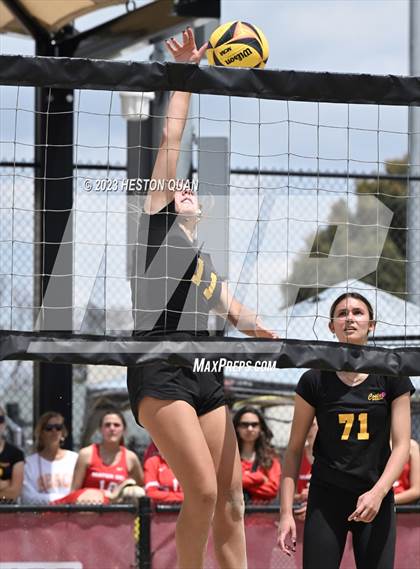 Thumbnail 2 in Mira Costa vs. Mater Dei (CIF-SS D1 Semi-Final) photogallery.