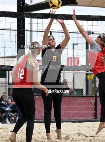 Thumbnail 3 in Mira Costa vs. Mater Dei (CIF-SS D1 Semi-Final) photogallery.