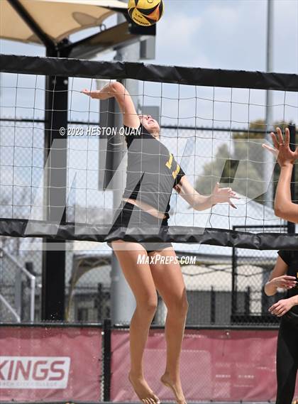 Thumbnail 3 in Mira Costa vs. Mater Dei (CIF-SS D1 Semi-Final) photogallery.