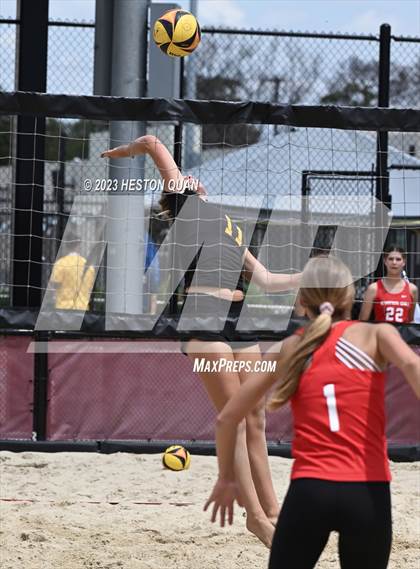 Thumbnail 3 in Mira Costa vs. Mater Dei (CIF-SS D1 Semi-Final) photogallery.