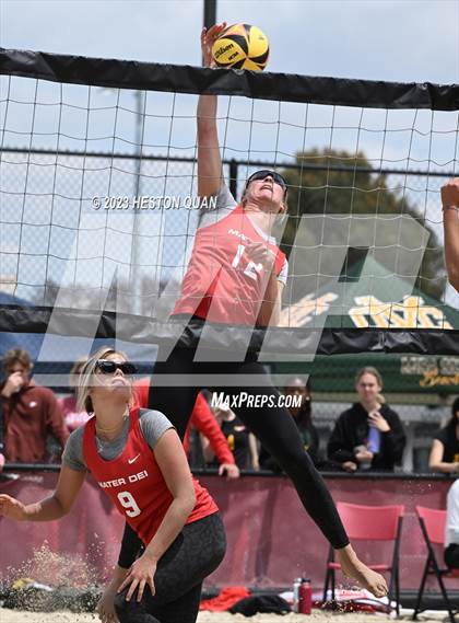 Thumbnail 2 in Mira Costa vs. Mater Dei (CIF-SS D1 Semi-Final) photogallery.