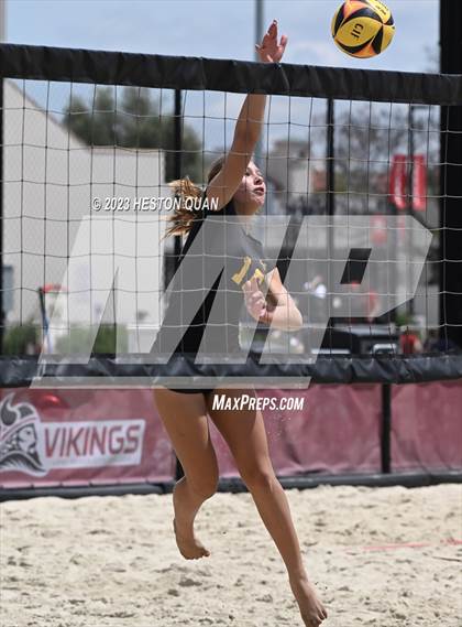 Thumbnail 2 in Mira Costa vs. Mater Dei (CIF-SS D1 Semi-Final) photogallery.