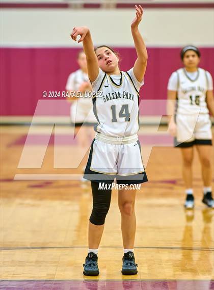 Thumbnail 3 in Galena Park vs. Hardin-Jefferson (McDonald's Texas Invitational) photogallery.