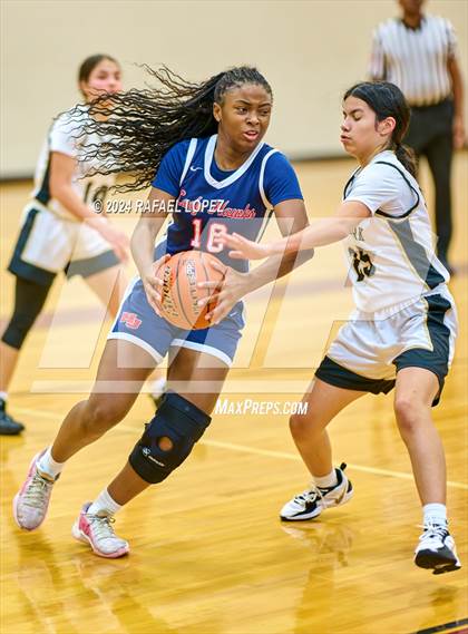 Thumbnail 3 in Galena Park vs. Hardin-Jefferson (McDonald's Texas Invitational) photogallery.