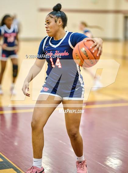 Thumbnail 1 in Galena Park vs. Hardin-Jefferson (McDonald's Texas Invitational) photogallery.