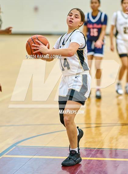Thumbnail 2 in Galena Park vs. Hardin-Jefferson (McDonald's Texas Invitational) photogallery.