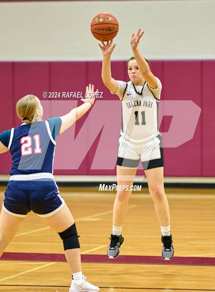 Thumbnail 1 in Galena Park vs. Hardin-Jefferson (McDonald's Texas Invitational) photogallery.