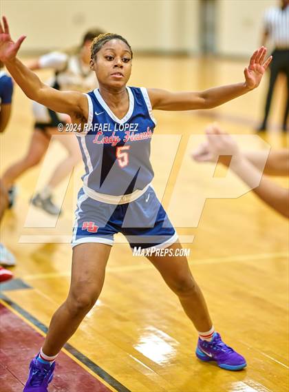 Thumbnail 2 in Galena Park vs. Hardin-Jefferson (McDonald's Texas Invitational) photogallery.