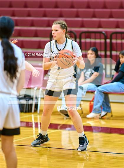 Thumbnail 3 in Galena Park vs. Hardin-Jefferson (McDonald's Texas Invitational) photogallery.