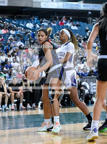 Thumbnail 1 in Lake Washington vs. Garfield (WIAA 3A Round 4 State Playoff)  photogallery.