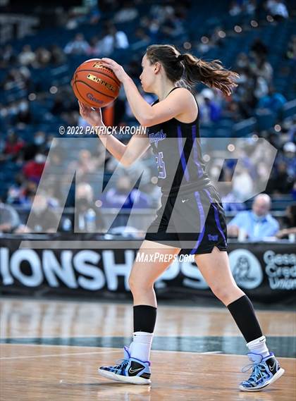 Thumbnail 2 in Lake Washington vs. Garfield (WIAA 3A Round 4 State Playoff)  photogallery.
