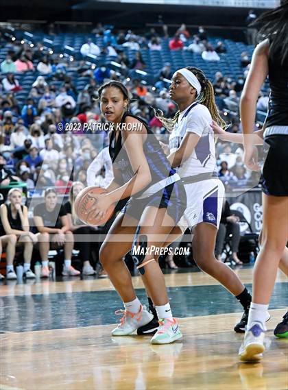 Thumbnail 2 in Lake Washington vs. Garfield (WIAA 3A Round 4 State Playoff)  photogallery.