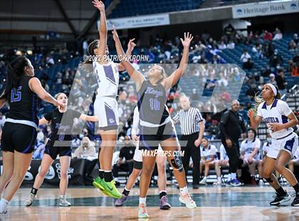 Thumbnail 1 in Lake Washington vs. Garfield (WIAA 3A Round 4 State Playoff)  photogallery.
