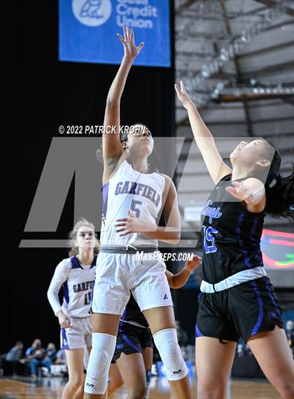 Thumbnail 2 in Lake Washington vs. Garfield (WIAA 3A Round 4 State Playoff)  photogallery.