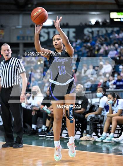 Thumbnail 3 in Lake Washington vs. Garfield (WIAA 3A Round 4 State Playoff)  photogallery.