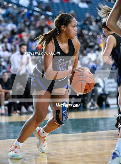 Thumbnail 3 in Lake Washington vs. Garfield (WIAA 3A Round 4 State Playoff)  photogallery.
