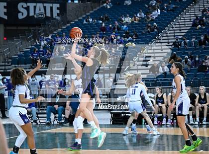 Thumbnail 2 in Lake Washington vs. Garfield (WIAA 3A Round 4 State Playoff)  photogallery.
