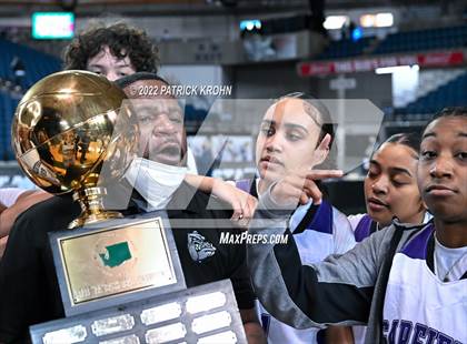 Thumbnail 1 in Lake Washington vs. Garfield (WIAA 3A Round 4 State Playoff)  photogallery.