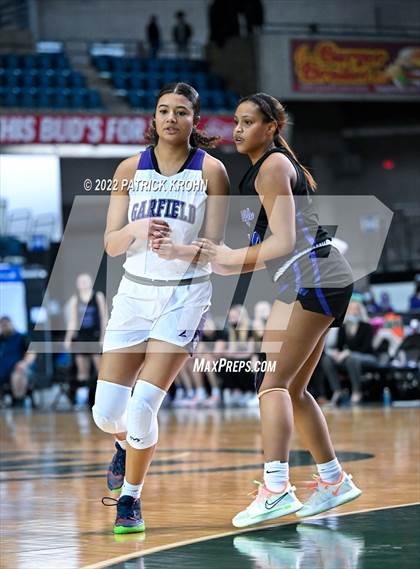 Thumbnail 2 in Lake Washington vs. Garfield (WIAA 3A Round 4 State Playoff)  photogallery.