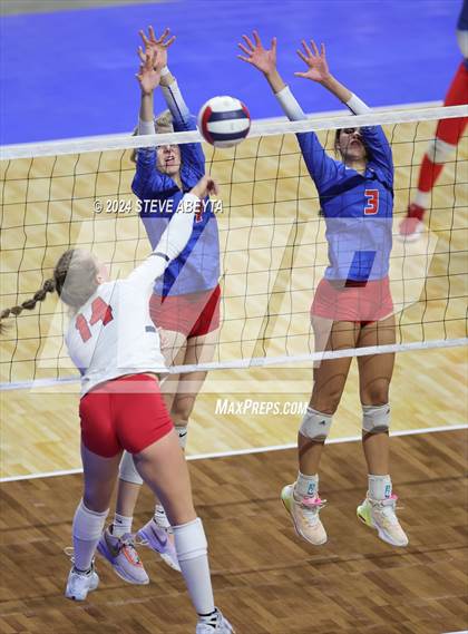 Thumbnail 3 in Chaparral vs. Cherry Creek (CHSAA 5A 2nd Round) photogallery.