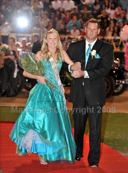 Thumbnail 2 in Bonita @ Charter Oak photogallery.