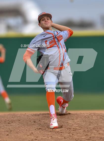 Thumbnail 2 in Johnson vs United (San Antonio Classic) photogallery.