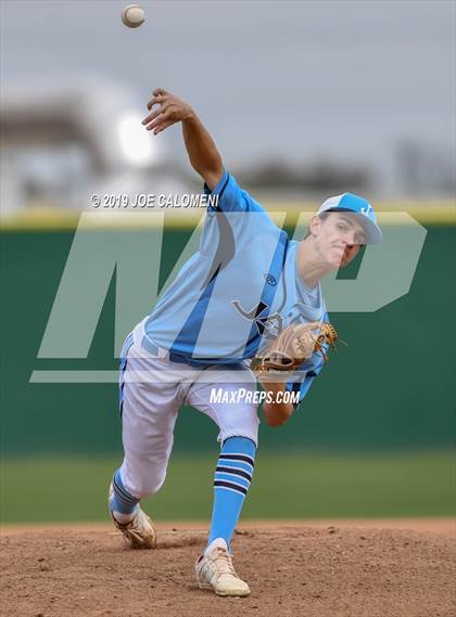Thumbnail 3 in Johnson vs United (San Antonio Classic) photogallery.