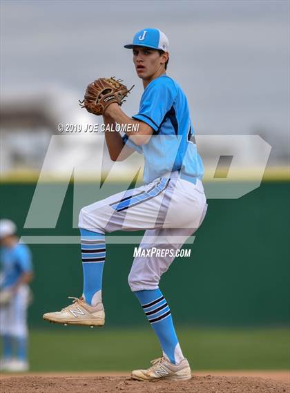 Thumbnail 3 in Johnson vs United (San Antonio Classic) photogallery.
