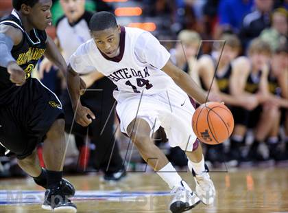 Thumbnail 3 in White Oak vs. East Chambers (UIL 2A Semifinal) photogallery.