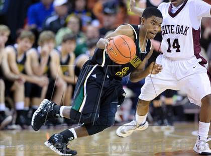 Thumbnail 2 in White Oak vs. East Chambers (UIL 2A Semifinal) photogallery.