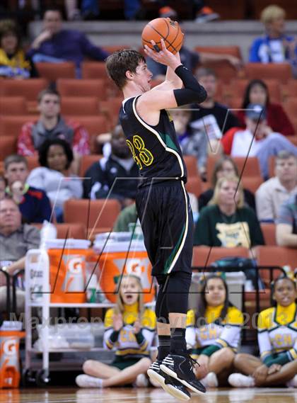 Thumbnail 1 in White Oak vs. East Chambers (UIL 2A Semifinal) photogallery.