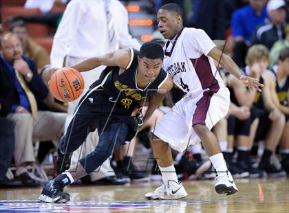 Thumbnail 3 in White Oak vs. East Chambers (UIL 2A Semifinal) photogallery.