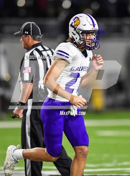 Thumbnail 1 in Ball @ Paetow (Bi-District Playoff) photogallery.