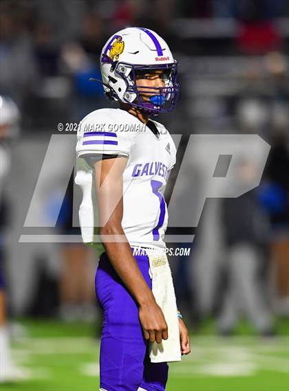 Thumbnail 2 in Ball @ Paetow (Bi-District Playoff) photogallery.