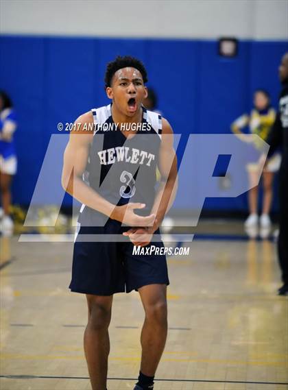 Thumbnail 3 in Hewlett Vs Roosevelt  (Section 8 Class A Round 2 Playoff) photogallery.
