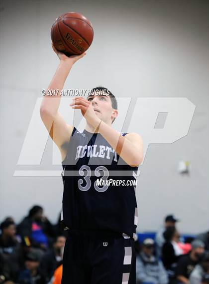 Thumbnail 2 in Hewlett Vs Roosevelt  (Section 8 Class A Round 2 Playoff) photogallery.